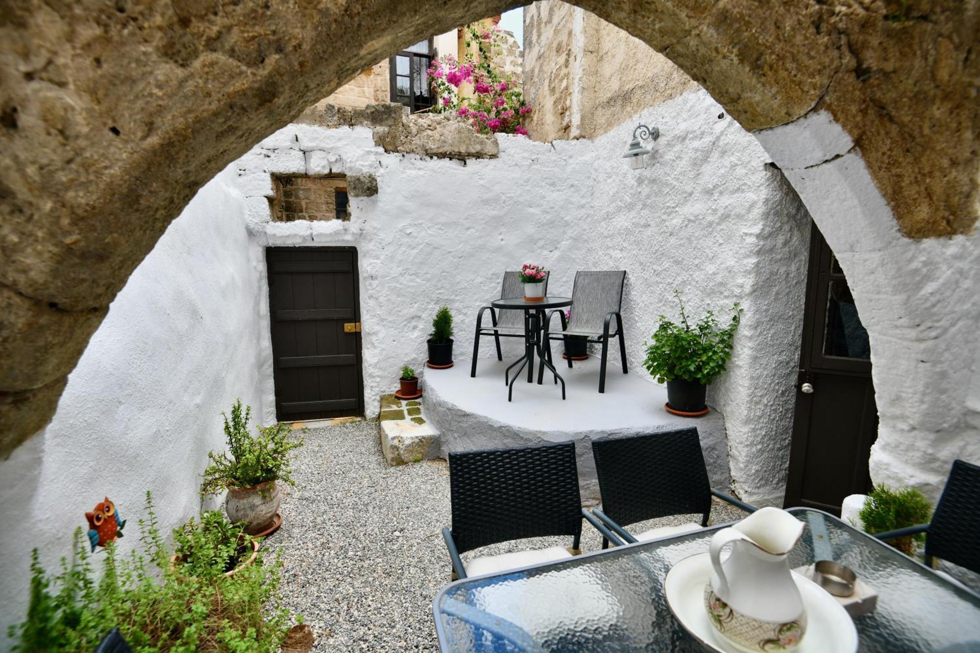 Apartamento Penelope Garden House Old Town Rhodes City Exterior foto