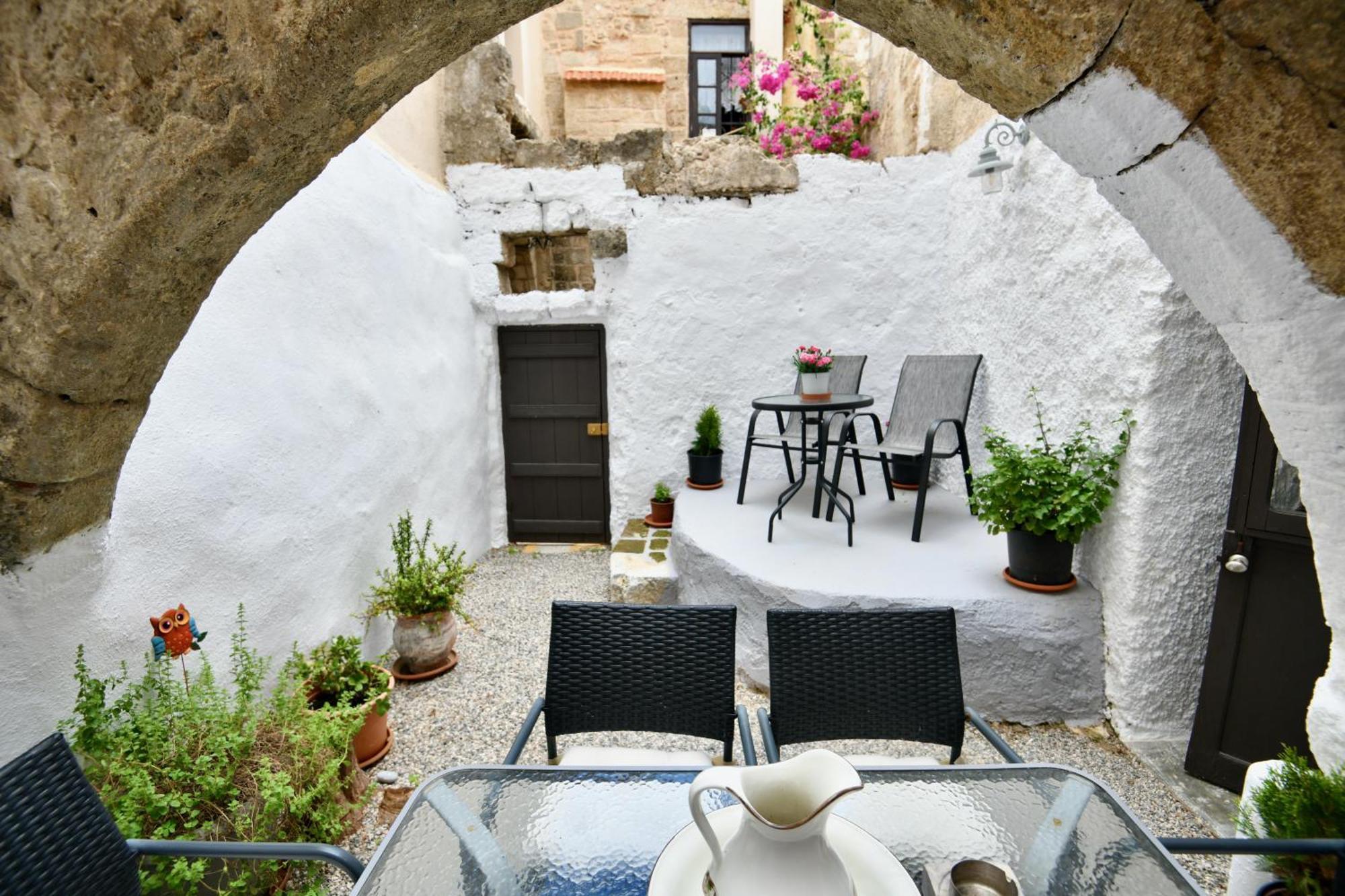 Apartamento Penelope Garden House Old Town Rhodes City Exterior foto